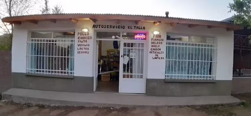 Autoservicio y Alojamiento El Tallo