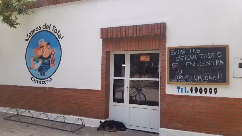 Carnicer&iacute;a Tola