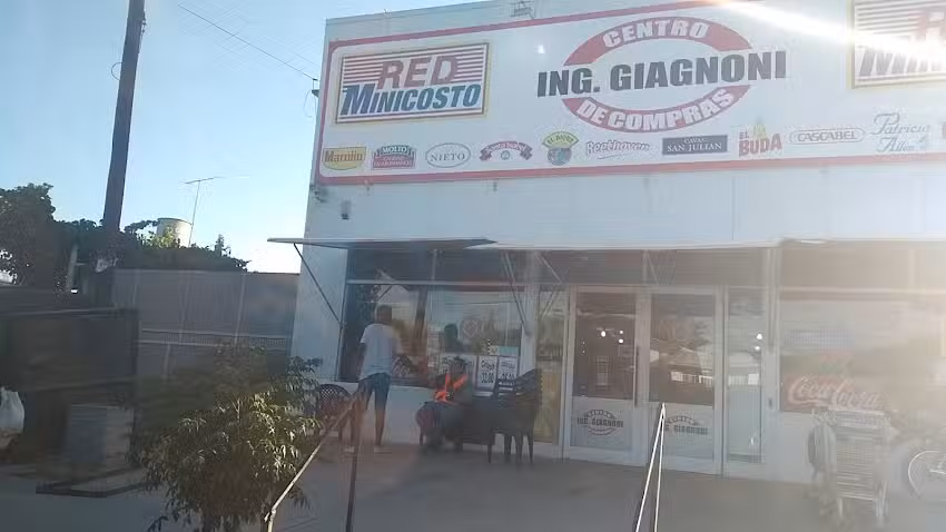 Centro De Compras Ingeniero Giagnoni