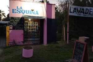Despensa la “ESQUINA” anexo lavadero de autos y motos “AXEL”