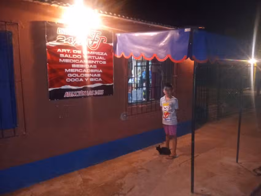 Drougtore 24/7 Franco y Jose de tuta suarez