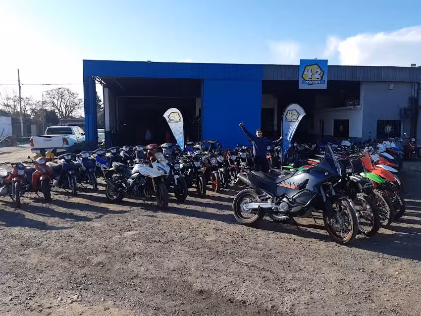 EL 42 MOTOS