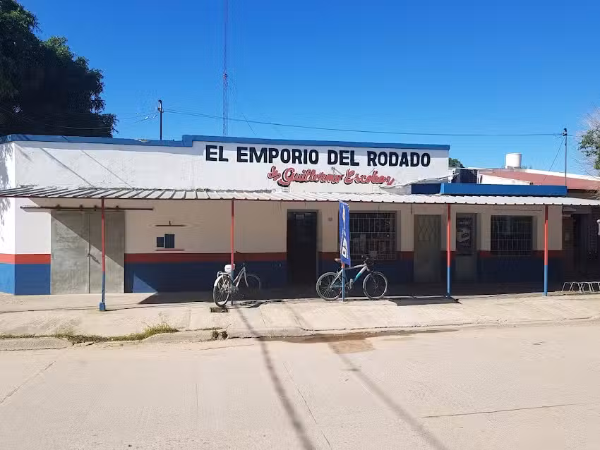El emporio del rodado, Escobar Gas y Escobar Hogar