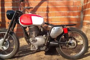 el melly. Reparación es máquinas de cortar pasto