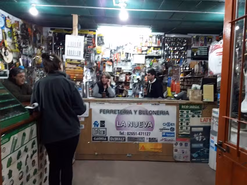 FERRETERIA Y BULONERIA LA NUEVA