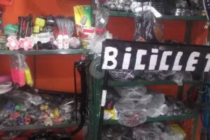 Gomer&iacute;a y bicicleteria los pibes