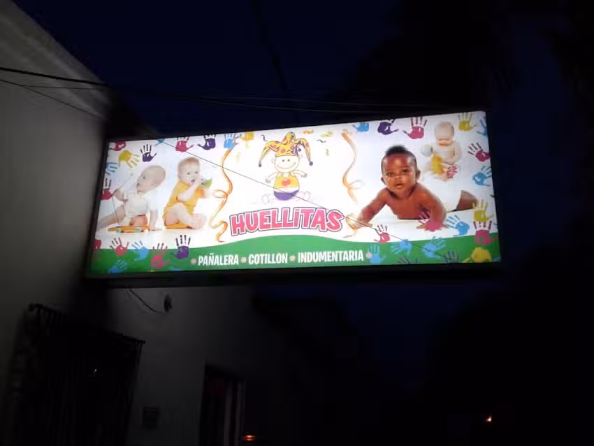 HUELLITAS pa&ntilde;alera