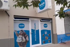 Kiosco Y Helader&iacute;a &rdquo; LA PLAZA &ldquo;