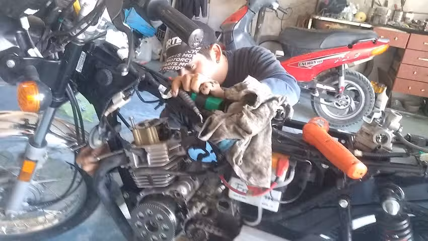 L.X.M (Locos Por Las Motos)