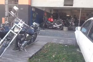 LA CUEVA motos