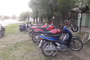 La Cueva: Taller de Motos