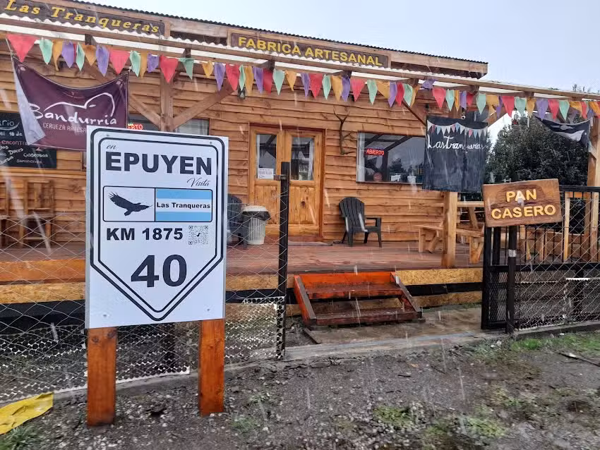 Las Tranqueras Epuy&eacute;n