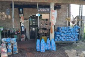 Lo de Eder, le&ntilde;a, carnada, cigarrillos