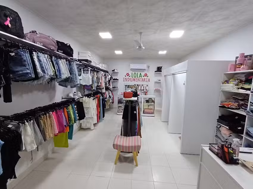 LOLA INDUMENTARIA