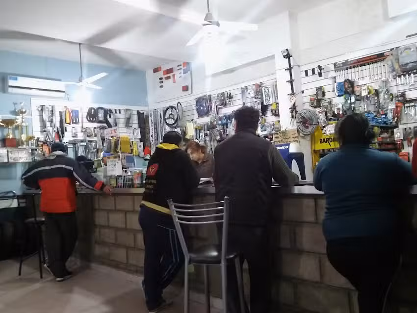 MG Juniors Repuestos, Lubricantes y Accesorios