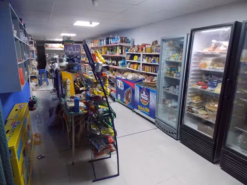 Minimercado gast&oacute;n y teo