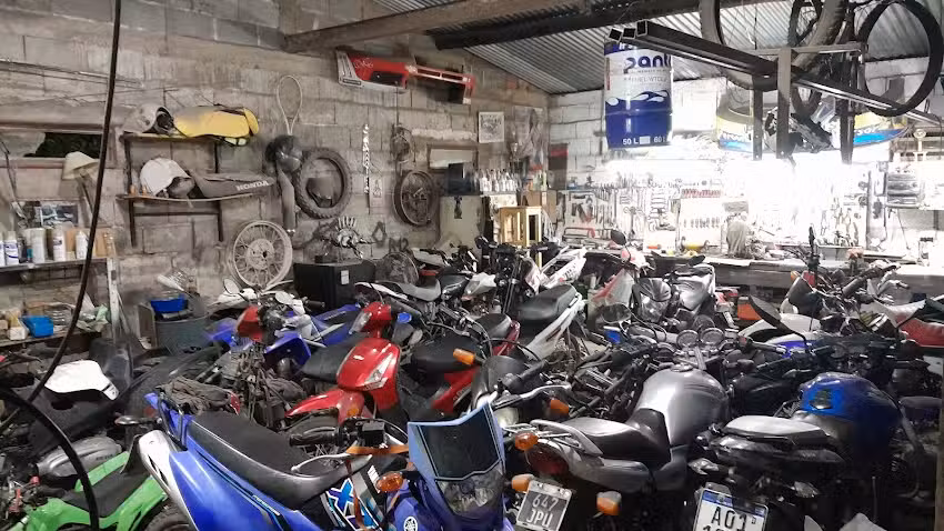 MOTO TALLER De Juan Y Jenaro RUIZ