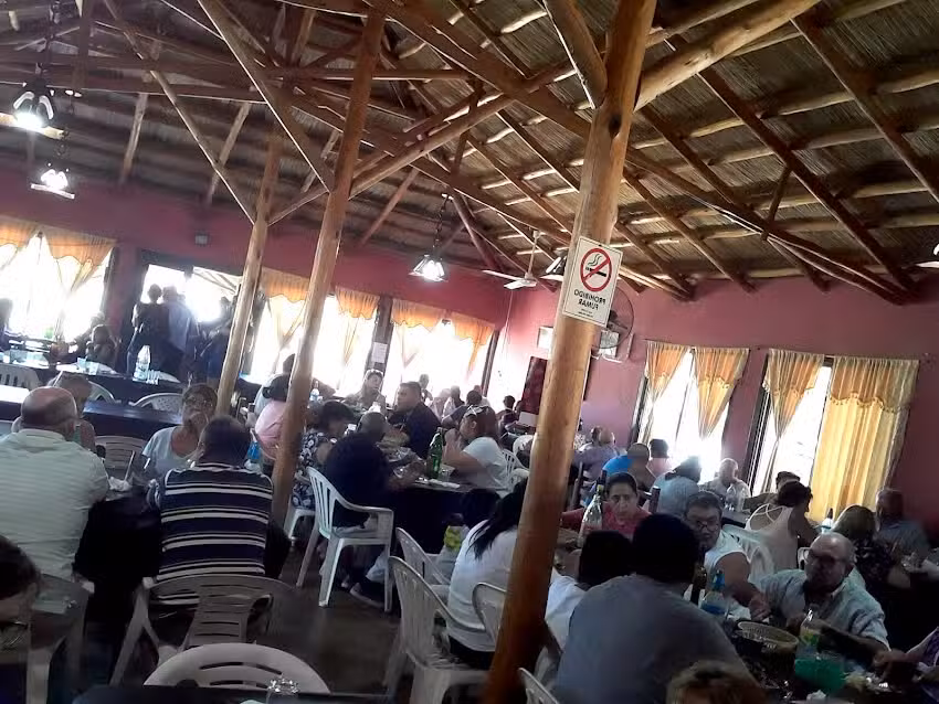 Parador Los T&uacute;neles