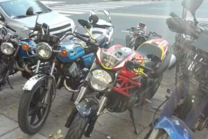 PROTON MOTOS