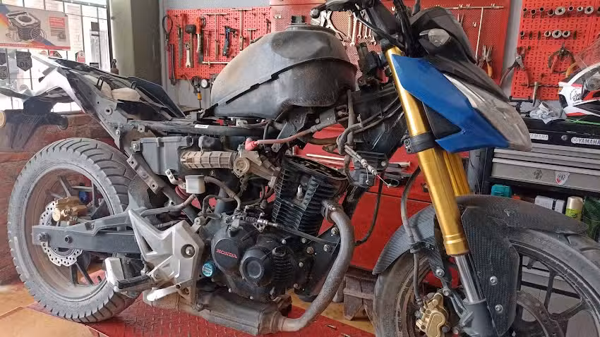 TALLER DE MOTO CASTILLO