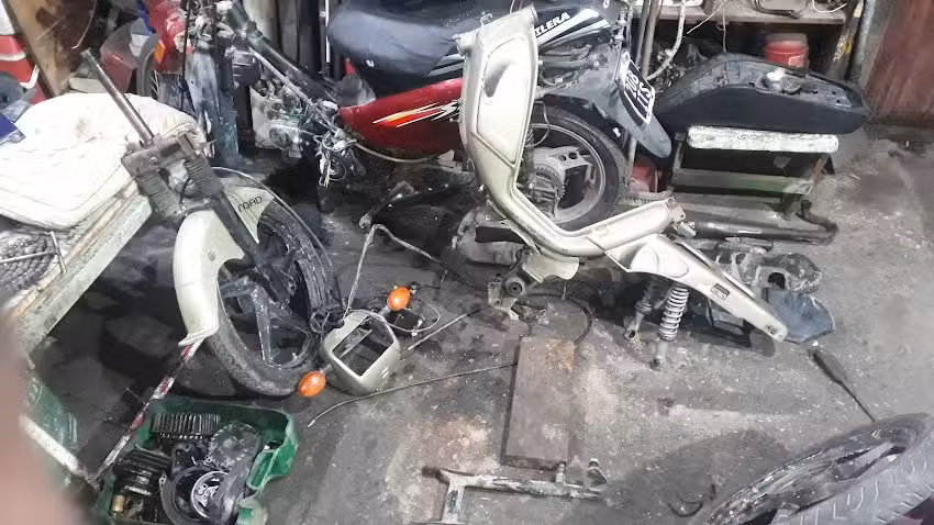 Taller de motos Leo