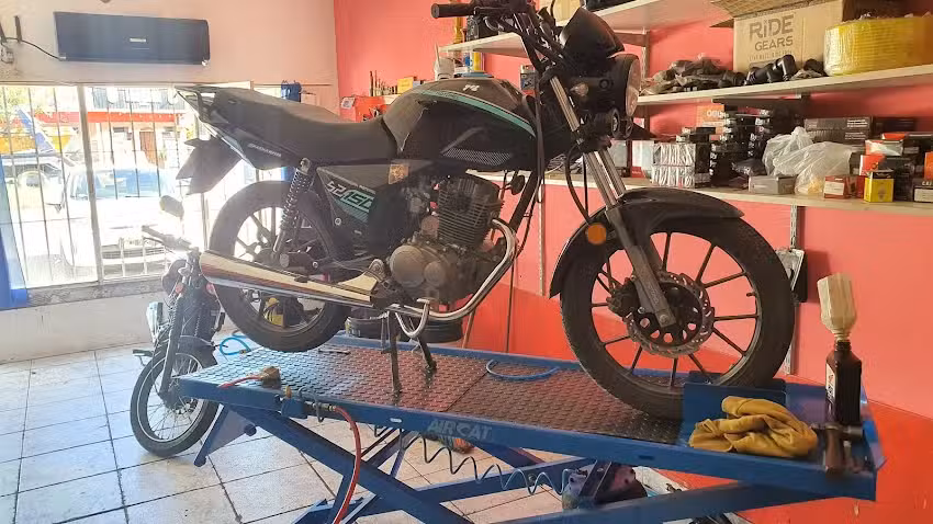 TALLER DE MOTOS MOTOMANIA