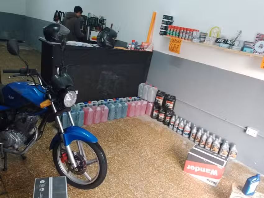 Taller de motos y repuestos