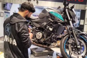 Taller mecánico de motos.