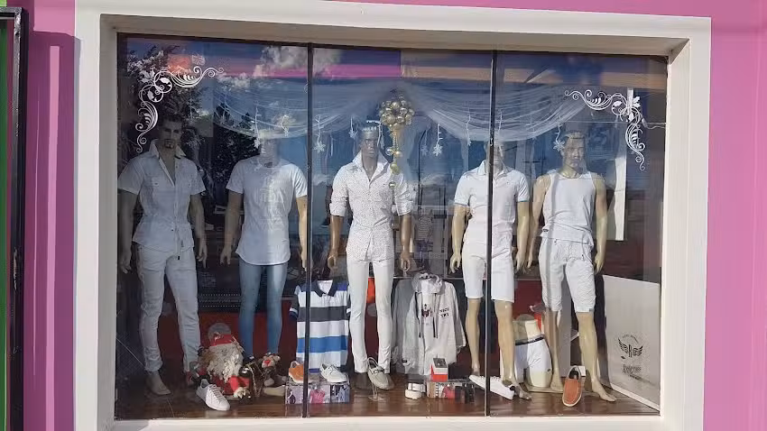 Tienda DISTINTO Indumentaria u calzado